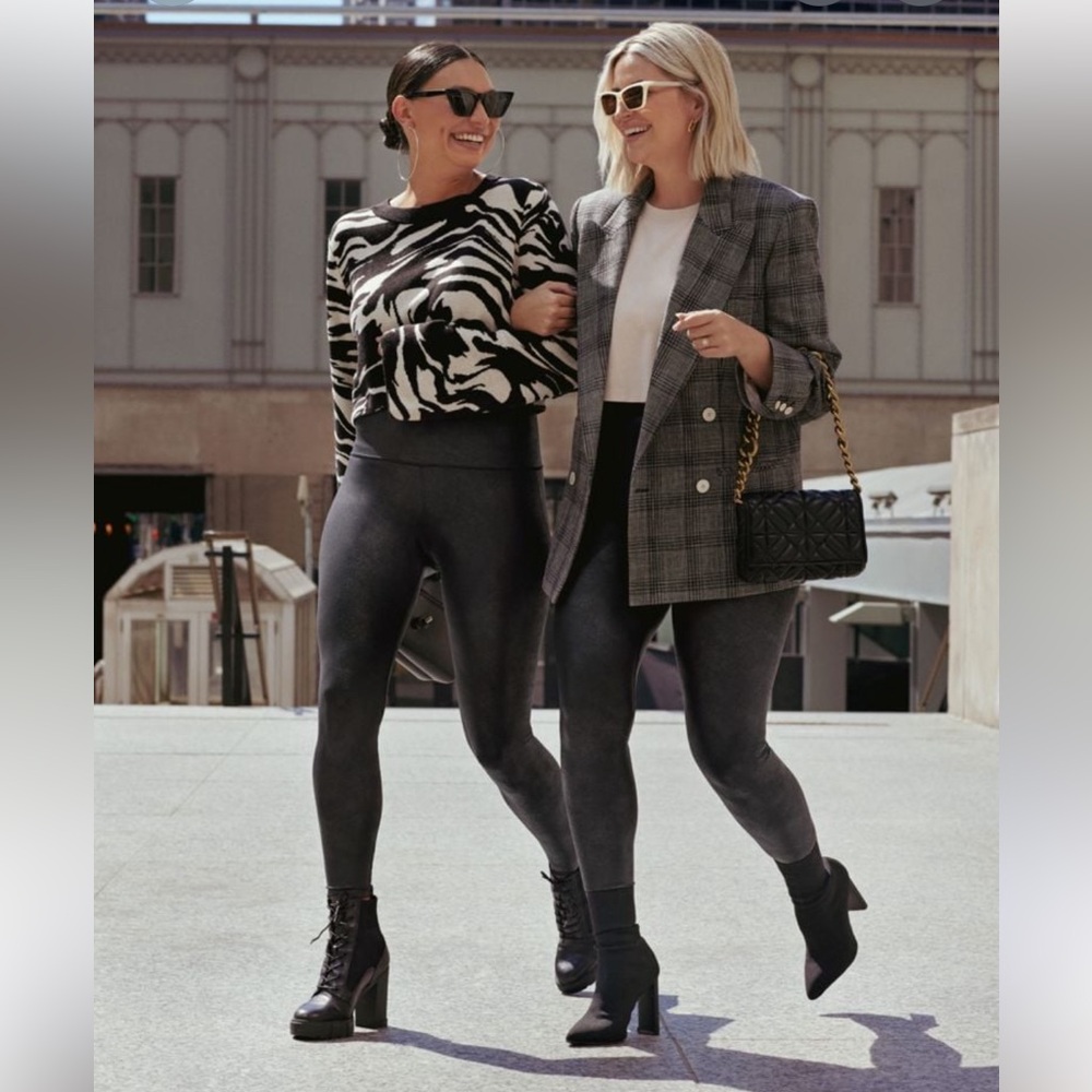 Knix x The Birds Papaya Sculpt Legging